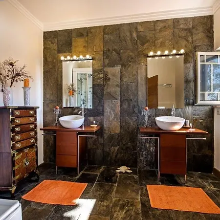 Mauri Luxe - Beautiful Beachfront Vakantiehuis