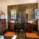 Mauri Luxe - Beautiful Beachfront Tatil Evi