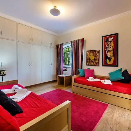 Будинок відпочинку Mauri Luxe - Beautiful Beachfront Албуфейра