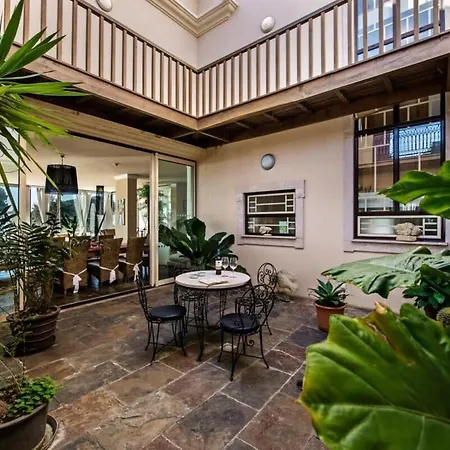 Mauri Luxe - Beautiful Beachfront Будинок відпочинку *